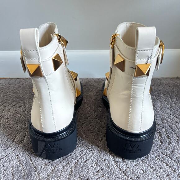 Valentino Garavani Roman Stud Combat Boots White Leather Chelsea Ankle Size 37 - Picture 8 of 16